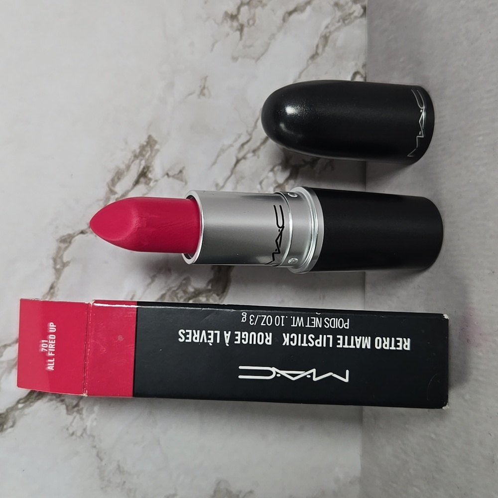 MAC Cosmetics Retro Matte Lipstick in - ALL FIRED UP - RARE Shade.